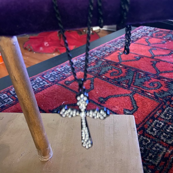 Jewelry - Beautiful crystal cross pendant and chain